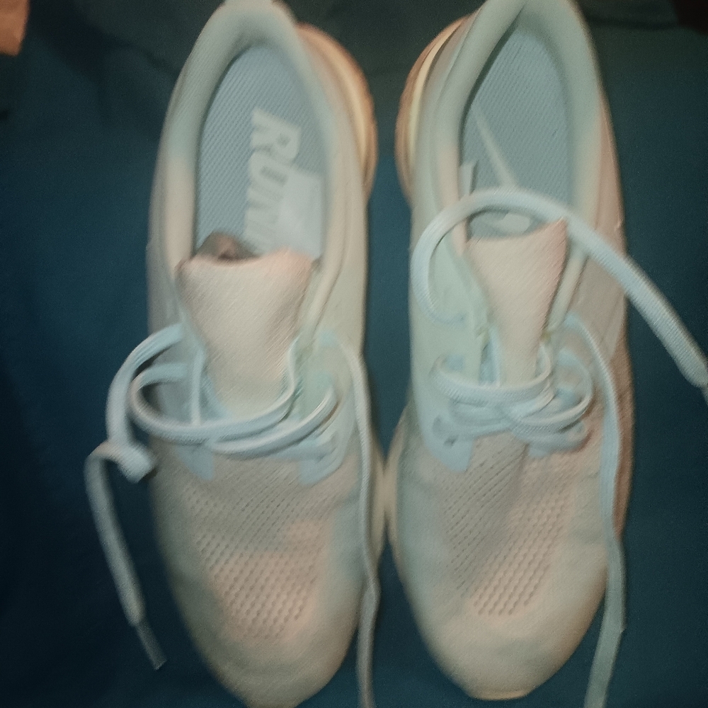 Nike shoes size 9